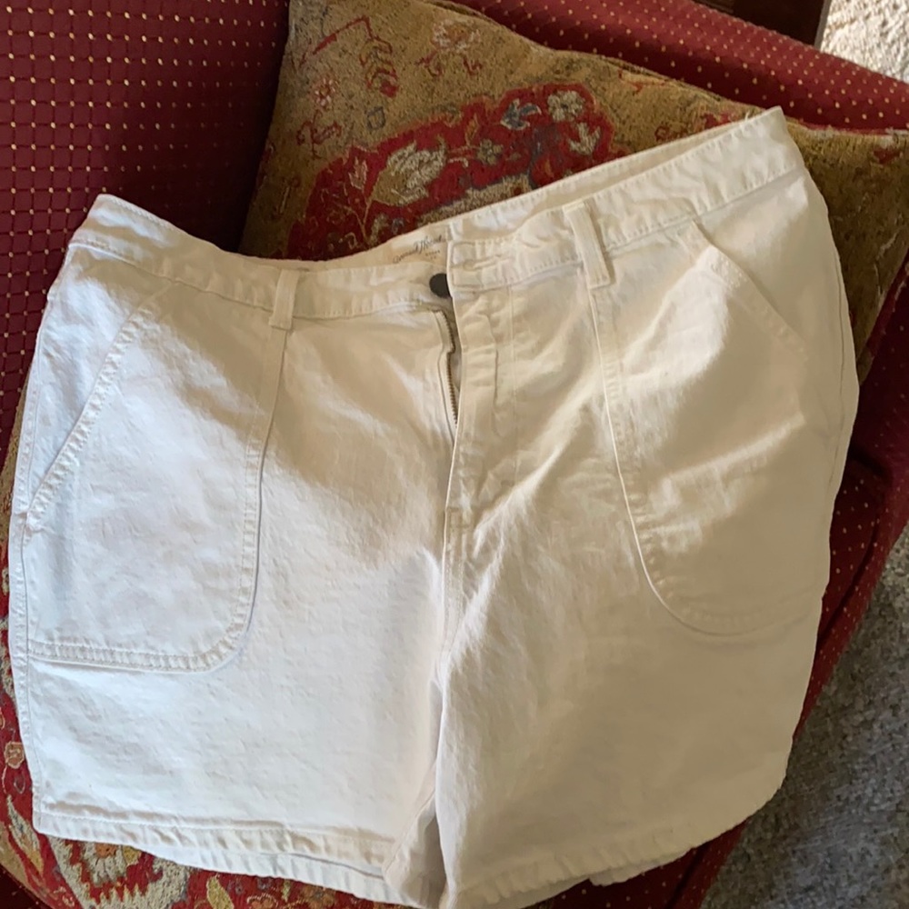 Universal Thread shorts
